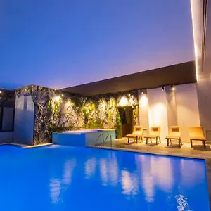 Kocibelli Pool & Κορυτσά